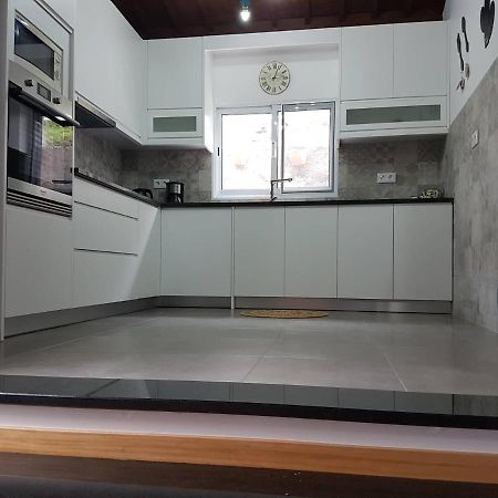 Join Our Relaxed House Near The Beach - Mosteiros Mosteiros  Exteriér fotografie