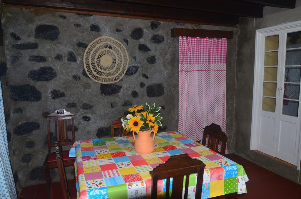 Join Our Relaxed House Near The Beach - Mosteiros Mosteiros  Exteriér fotografie