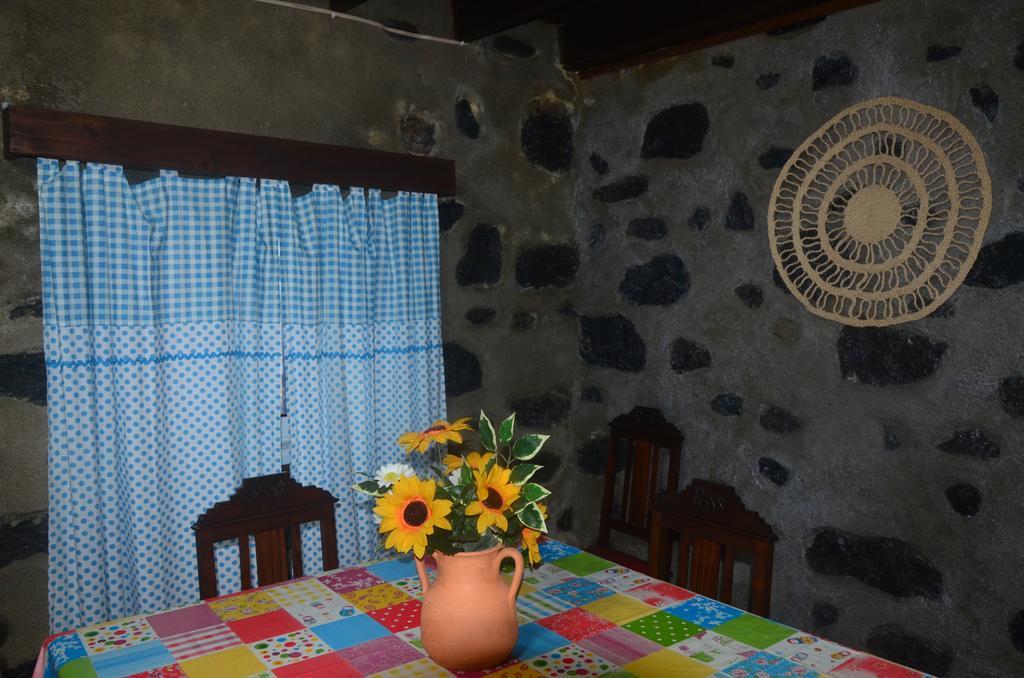 Join Our Relaxed House Near The Beach - Mosteiros Mosteiros  Exteriér fotografie
