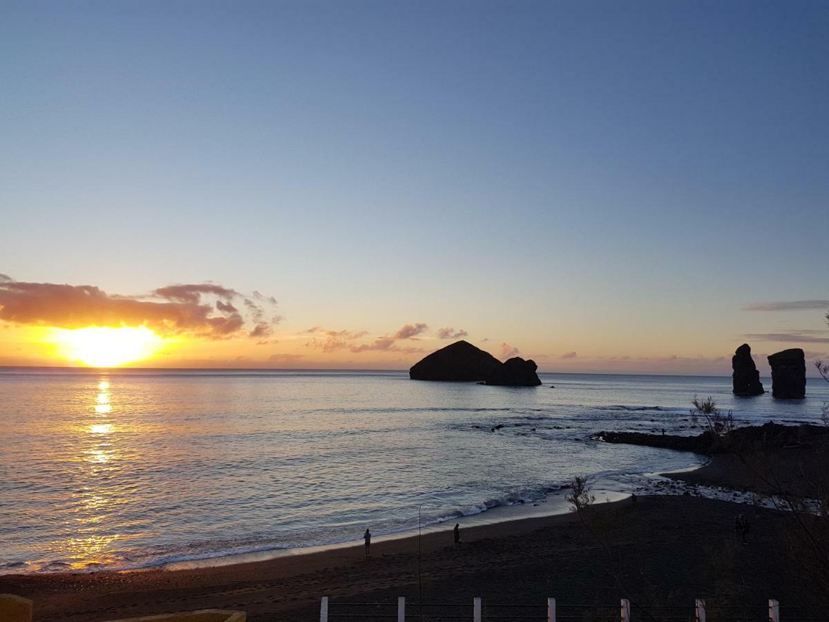 Join Our Relaxed House Near The Beach - Mosteiros Mosteiros  Exteriér fotografie