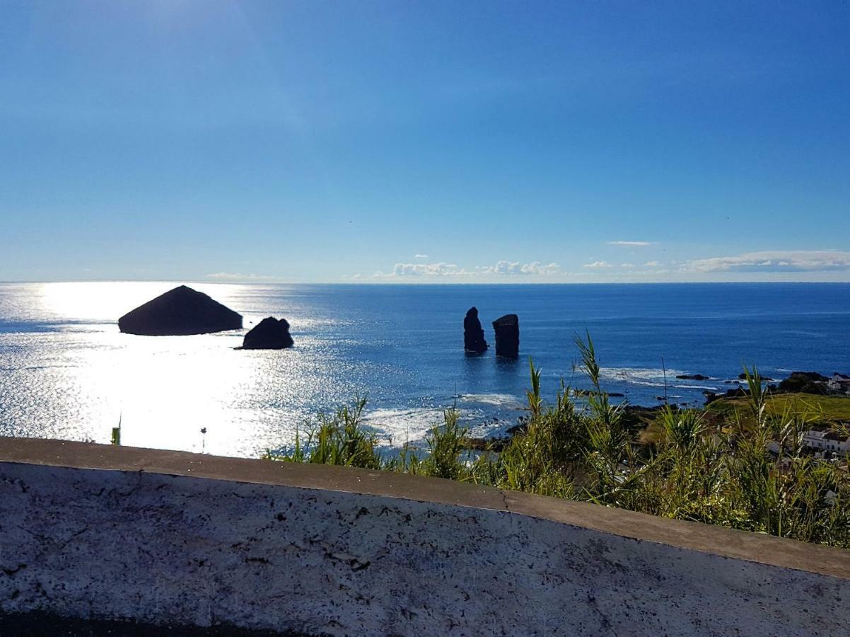 Join Our Relaxed House Near The Beach - Mosteiros Mosteiros  Exteriér fotografie
