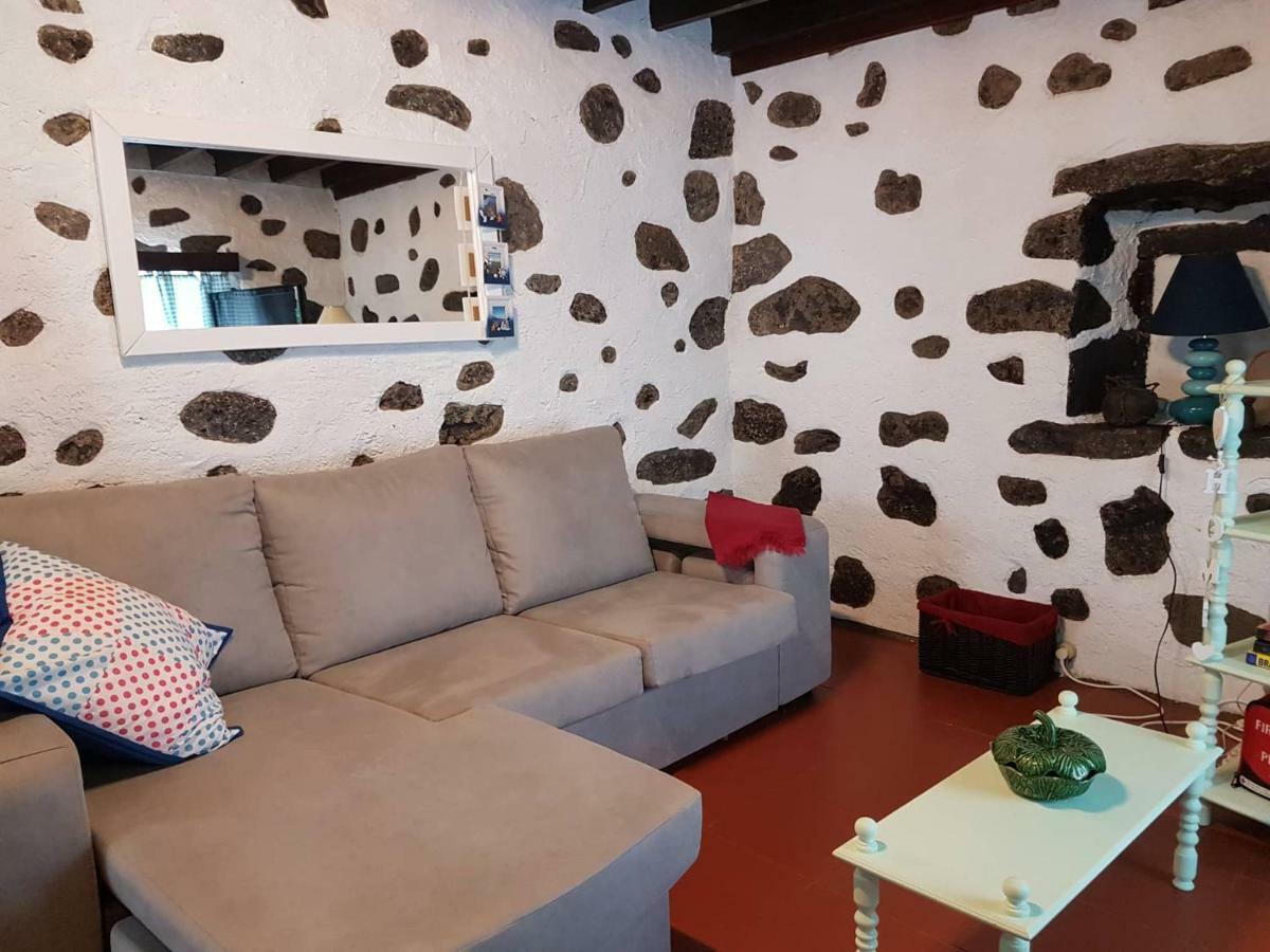 Join Our Relaxed House Near The Beach - Mosteiros Mosteiros  Exteriér fotografie